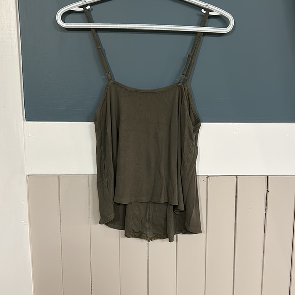 Top - Picture 2 of 3